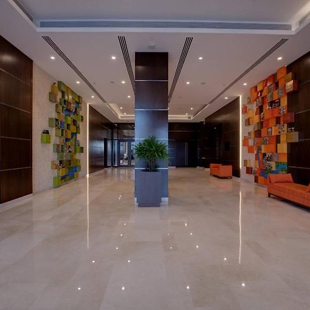 Hotel Courtyard By Marriott Surat Exterior foto