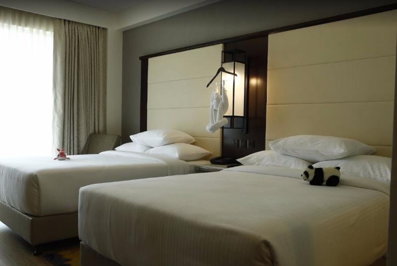 Hotel Courtyard By Marriott Surat Exterior foto